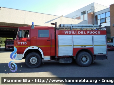 Iveco 180-24
Vigili del Fuoco
Comando Provinciale di Parma
AutoPompaSerbatoio allestimento Baribbi
VF 15597
 
Si ringrazia il Comando provinciale e tutto il personale permanente e volontario per la collaborazione
Parole chiave: Iveco 180-24 VF15597