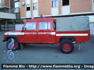 Land Rover Defender 130
Vigili del Fuoco
 Comando Provinciale di Parma
 Prima fornitura Regione Emilia Romagna,
 questo fuoristrada adibito al trasporto materiale è l'unico della fornitura senza logo di Protezione Civile Emilia Romagna
 VF 22241
 
Si ringrazia il Comando provinciale e tutto il personale permanente e volontario per la collaborazione 
Parole chiave: Land-Rover Defender_130 VF22241