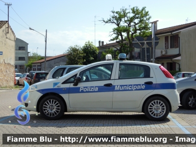 Fiat Grande Punto
Polizia Municipale - Polizia del Delta
Postazione di Codigoro
POLIZIA LOCALE YA 557 AE
Parole chiave: Fiat Grande_Punto POLIZIALOCALEYA557AE