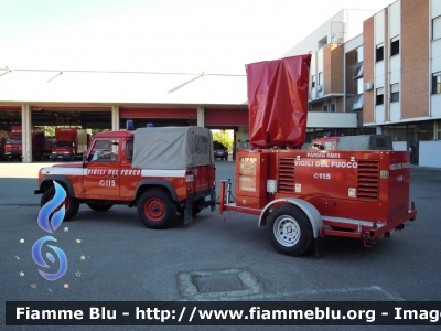 Land Rover Defender 90 Pick-up
Vigili del Fuoco
 Comando Provinciale di Parma
 VF 23869

 Si ringrazia il Comando provinciale e tutto il personale permanente e volontario per la collaborazione 
Parole chiave: Land-Rover Defender_90 VF23869