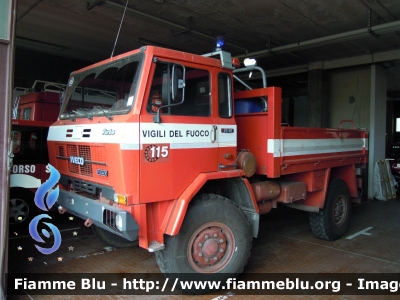 Iveco 80-16
Vigili del Fuoco
Comando Provinciale di Vicenza
Carro Schiuma
VF 14563
Parole chiave: Iveco 80-16 VF14563