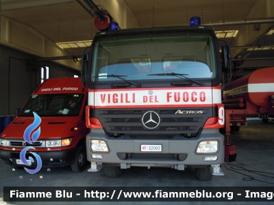 Mercedes-Benz Actros 2044 4x4 II serie
Vigili del Fuoco
Comando Provinciale di Parma
Trattore con semirimorchio Sacim
VF 24000
VF R 2967

Si ringrazia il Comando provinciale e tutto il personale permanente e volontario per la collaborazione
Parole chiave: Mercedes-Benz Actros_2044_4x4_IIserie VF24000 VFR2967