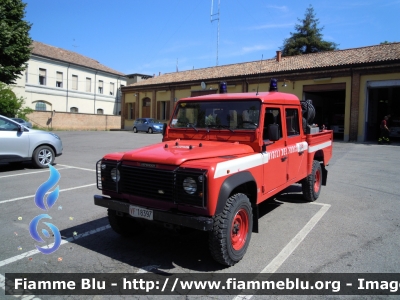 Land Rover Defender 130
Vigili del Fuoco
Comando Provinciale di Ravenna
Distaccamento Permanente di Faenza
VF 18397
Parole chiave: Land-Rover Defender_130 VF18397