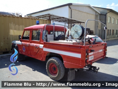 Land Rover Defender 130
Vigili del Fuoco
Comando Provinciale di Ferrara
Distaccamento Volontario di Bondeno
VF 22091

Si ringrazia tutto il personale per la collaborazione e la cortesia dimostrata
Parole chiave: Land-Rover Defender_130 VF22091