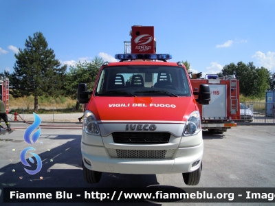 Iveco 70C17 Daily V serie
Vigili del Fuoco
Comando Provinciale di Ferrara
Distaccamento Volontario di Bondeno
Piattaforma aerea da 24 m allestimento Iveco-Magirus - Socage

Si ringrazia tutto il personale per la collaborazione e la cortesia dimostrata
Parole chiave: Iveco Daily_70C17_Vserie