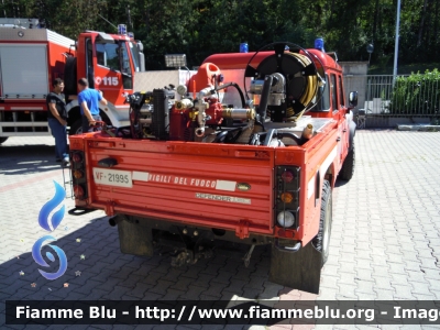 Land Rover Defender 130
Vigili del Fuoco
Comando Provinciale di Parma
Distaccamento Volontario di Borgo Val di Taro (PR)
Fornitura Regionale Bianca, riverniciato dal distaccamento
VF 21995

Si ringrazia il Comando provinciale e tutto il personale permanente e volontario per la collaborazione
Parole chiave: Land-Rover Defender_130 VF21995VF21995