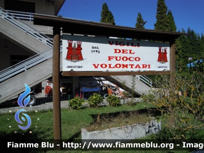 Distaccamento Volontario Borgo Val di Taro (PR)
Vigili del Fuoco
 Comando Provinciale di Parma
Distaccamento Volontario di Borgo Val di Taro

 Si ringrazia il Comando provinciale e tutto il personale permanente e volontario per la collaborazione
