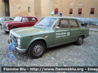 Alfa Romeo Giulia Super 1.6
Polizia di Stato
POLIZIA 39847
Festa della Polizia Ferrara 2011
Parole chiave: Alfa-Romeo Giulia_Super_1.6 POLIZIA39847 Festa_della_Polizia_Ferrara_2011