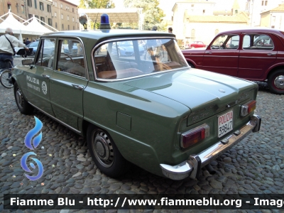 Alfa Romeo Giulia Super 1.6
Polizia di Stato
POLIZIA 39847
Festa della Polizia Ferrara 2011
Parole chiave: Alfa-Romeo Giulia_Super_1.6 POLIZIA39847 Festa_della_Polizia_Ferrara_2011