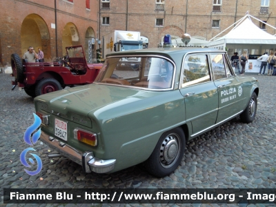 Alfa Romeo Giulia Super 1.6
Polizia di Stato
POLIZIA 39847
Festa della Polizia Ferrara 2011
Parole chiave: Alfa-Romeo Giulia_Super_1.6 POLIZIA39847 Festa_della_Polizia_Ferrara_2011