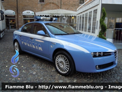 Alfa Romeo 159
 Polizia di Stato
 Squadra Volante
 POLIZIA H2312

Festa della Polizia Ferrara 2011
Parole chiave: Alfa-Romeo 159 POLIZIAH2312 Festa_della_Polizia_Ferrara_2011