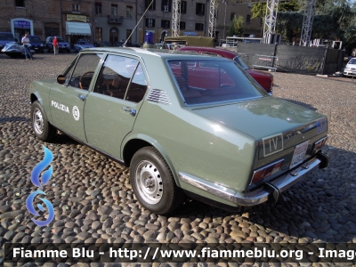 Alfa Romeo Alfetta I serie
Polizia di Stato
Polizia Stradale
Esemplare esposto presso il Museo delle auto della Polizia di Stato
POLIZIA 44848
Festa della Polizia Ferrara 2011
Parole chiave: Alfa-Romeo Alfetta_Iserie POLIZIA44848 Festa_della_Polizia_Ferrara_2011