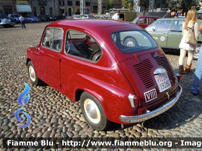 Fiat 600
Polizia di Stato
Esemplare esposto presso il Museo delle auto della Polizia di Stato
POLIZIA 19280
Festa della Polizia Ferrara 2011
Parole chiave: Fiat 600 POLIZIA19280 Festa_della_Polizia_Ferrara_2011