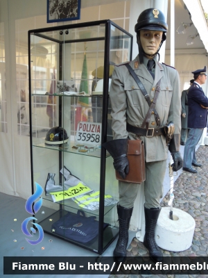 Divisa Storica
Polizia di Stato 

Festa della Polizia Ferrara 2011
Parole chiave: Festa_della_Polizia_Ferrara_2011