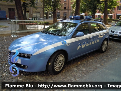 Alfa Romeo 159 Sportwagon
 Polizia di Stato
 Polizia Stradale
 POLIZIA F9258

Festa della Polizia Ferrara 2011
Parole chiave: Alfa-Romeo 159_Sportwagon POLIZIAf9258 Festa_della_Polizia_Ferrara_2011