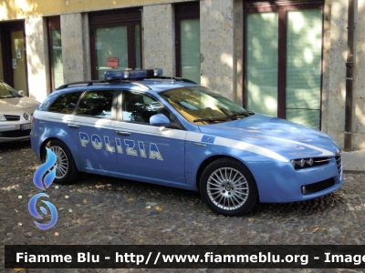 Alfa Romeo 159 Sportwagon
 Polizia di Stato
 Polizia Stradale
 POLIZIA F9258

Festa della Polizia Ferrara 2011
Parole chiave: Alfa-Romeo 159_Sportwagon POLIZIAf9258 Festa_della_Polizia_Ferrara_2011