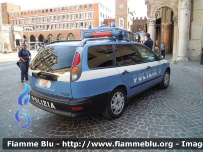 Fiat Marea Weekend II serie
Polizia di Stato
Unità Cinofile
POLIZIA B1322
Festa della Polizia Ferrara 2011
Parole chiave: Fiat Marea_Weekend_IIserie POLIZIAE1322 Festa_della_Polizia_Ferrara_2011