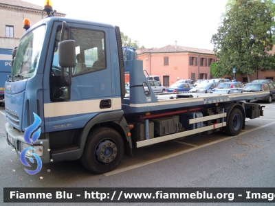 Iveco EuroCargo 120EL21 II serie
Polizia di Stato
POLIZIA F4186
Festa della Polizia Ferrara 2011
Parole chiave: Iveco EuroCargo_120EL21_IIserie POLIZIAF4186 Festa_della_Polizia_Ferrara_2011