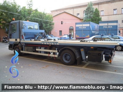 Iveco EuroCargo 120EL21 II serie
Polizia di Stato
POLIZIA F4186
Festa della Polizia Ferrara 2011
Parole chiave: Iveco EuroCargo_120EL21_IIserie POLIZIAF4186 Festa_della_Polizia_Ferrara_2011