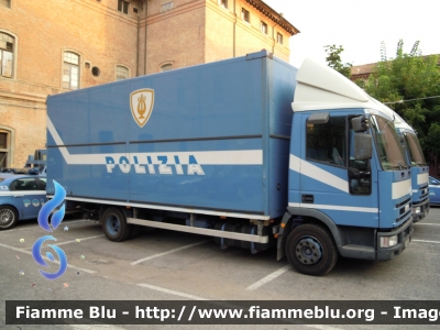 Iveco EuroCargo 100E18 I serie
Polizia di Stato
 Banda Musicale
 POLIZIA F0815
Festa della Polizia Ferrara 2011
Parole chiave: Iveco EuroCargo_100E18_Iserie POLIZIAF0815 Festa_della_Polizia_Ferrara_2011