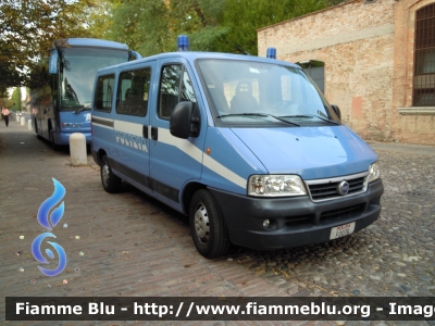 Fiat Ducato III serie
Polizia di Stato
POLIZIA F0076
Festa della Polizia Ferrara 2011
Parole chiave: Fiat Ducato_IIIserie POLIZIAF0076 Festa_della_Polizia_Ferrara_2011