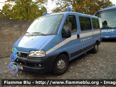 Fiat Ducato III serie
Polizia di Stato
POLIZIA F0076
Festa della Polizia Ferrara 2011
Parole chiave: Fiat Ducato_IIIserie POLIZIAF0076 Festa_della_Polizia_Ferrara_2011