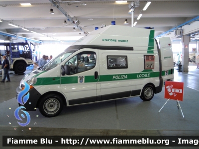 Renault Trafic II serie 
Polizia Locale Brescia
Stazione Mobile in esposizione al Reas 2011
Ex mezzo Polizia Provinciale
http://www.fiammeblu.it/displayimage.php?pid=12488
Parole chiave: Renault Trafic_IIserie Reas_2011