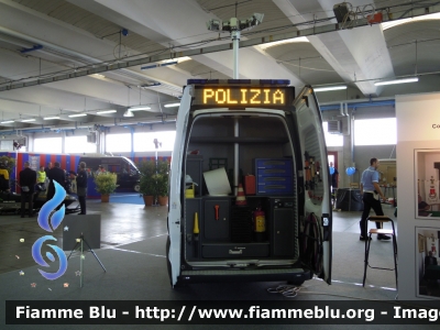 Renault Trafic II serie 
Polizia Locale Brescia
Stazione Mobile in esposizione al Reas 2011
Ex mezzo Polizia Provinciale
http://www.fiammeblu.it/displayimage.php?pid=12488
Parole chiave: Renault Trafic_IIserie Reas_2011