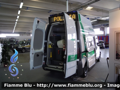 Renault Trafic II serie 
Polizia Locale Brescia
Stazione Mobile in esposizione al Reas 2011
Ex mezzo Polizia Provinciale
http://www.fiammeblu.it/displayimage.php?pid=12488
Parole chiave: Renault Trafic_IIserie Reas_2011