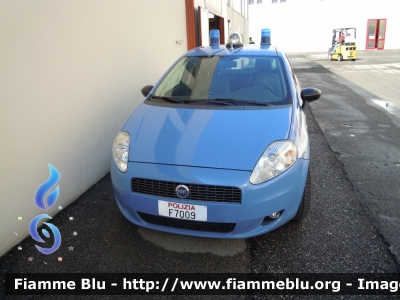 Fiat Grande Punto
Polizia di Stato
POLIZIA F7009
Parole chiave: Fiat Grande_Punto POLIZIAF7009 Reas_2011