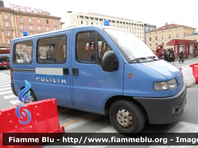 Fiat Ducato II Serie
Polizia di Stato
Polizia Ferroviaria
POLIZIA E1622
Parole chiave: Fiat Ducato_IISerie POLIZIAE1622