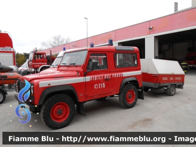 Land Rover Defender 90
Vigili del Fuoco
 Comando Provinciale di Ravenna
 VF 19549
 Santa Barbara 2012 Ravenna
Parole chiave: Land-Rover Defender_90 VF19549 Santa_Barbara_VVF_2012