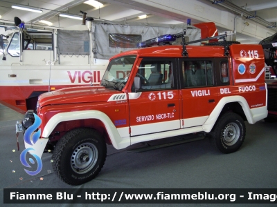 Iveco Massif pick up doppia cabina
Vigili del Fuoco
Comando Provinciale di Brescia
Nucleo NBCR - TLC
Fuoristrada allestimento Iveco-Magirus
VF 26183
Parole chiave: Iveco Massif VF26183 Reas_2011