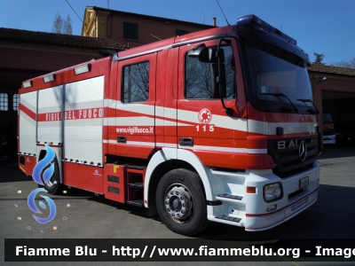 Mercedes-Benz Actros 1841 II serie
Vigili del Fuoco
 Comando Provinciale di Bologna
 Distaccamento Volontario di Medicina
 AutoPompaSerbatoio allestimento Bai
 VF 22592
Si ringrazia tutto il personale per la disponibilità
Parole chiave: Mercedes-Benz Actros_1841_IIserie VF22592