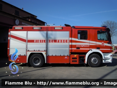 Mercedes-Benz Actros 1841 II serie
Vigili del Fuoco
 Comando Provinciale di Bologna
 Distaccamento Volontario di Medicina
 AutoPompaSerbatoio allestimento Bai
 VF 22592
Si ringrazia tutto il personale per la disponibilità
Parole chiave: Mercedes-Benz Actros_1841_IIserie VF22592