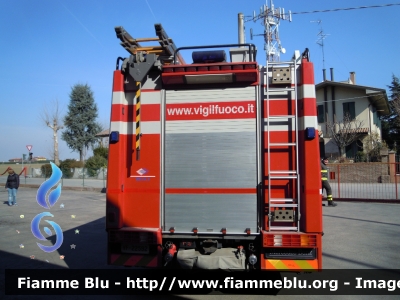 Mercedes-Benz Actros 1841 II serie
Vigili del Fuoco
 Comando Provinciale di Bologna
 Distaccamento Volontario di Medicina
 AutoPompaSerbatoio allestimento Bai
 VF 22592
Si ringrazia tutto il personale per la disponibilità
Parole chiave: Mercedes-Benz Actros_1841_IIserie VF22592