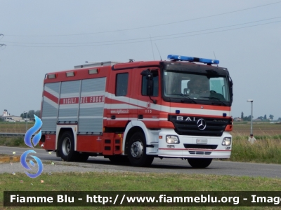 Mercedes-Benz Actros 1841 II serie
Vigili del Fuoco
Comando Provinciale di Ferrara
Distaccamento Permanente di Codigoro (FE)
AutoPompaSerbatoio allestimento Bai
Ricondizionata Fortini
VF 23351
Parole chiave: Mercedes-Benz Actros_1841_IIserie VF23351