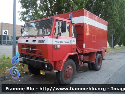 Iveco 90PC
Vigili del Fuoco
 Comando Provinciale di Verona
 VF 13333
Parole chiave: Iveco 90PC VF13333