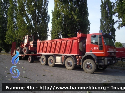 Iveco EuroTrakker 410E47
Vigili del Fuoco
Comando Provinciale di Belluno
Colonna Mobile Regione Veneto
Gruppo Operativo Speciale
VF 25564
Parole chiave: Iveco EuroTrakker_410E47 VF25564 Fiat-Allis FR7B VF16510 VFR3723