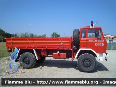 Iveco 80-17
Vigili del Fuoco
 Comando Provinciale di Firenze
 VF 21729
Parole chiave: Iveco 80-17 VF21729