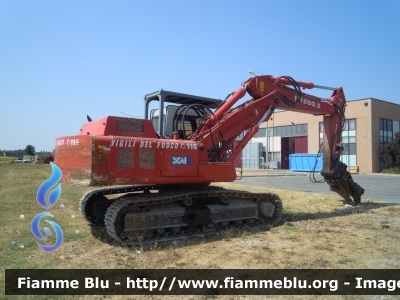 Fiat Hitachi FH200.3
Vigili del Fuoco
Comando Provinciale di Roma
G.O.S. (Gruppo Operativo Speciale) Roma
Equipaggiato di pinza frantumatrice 
idraulica da demolizione
Parole chiave: Fiat Hitachi FH200.3