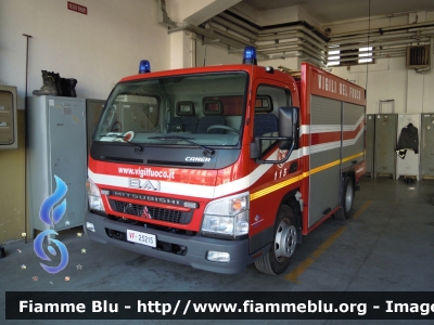 Mitsubishi Canter II serie
Vigili del Fuoco
 Comando Provinciale di 
Reggio Emilia
 AutoPompaSerbatoio allestimento Bai II fornitura
 VF 25212
Parole chiave: Mitsubishi Canter_IIserie VF25215