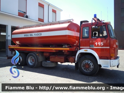 Iveco 175-24
Vigili del Fuoco
 Comando Provinciale di
 Reggio Emilia
VF 17479
Parole chiave: Iveco 175-24 VF17479