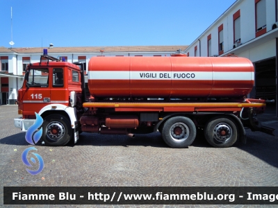 Iveco 175-24
Vigili del Fuoco
 Comando Provinciale di
 Reggio Emilia
VF 17479
Parole chiave: Iveco 175-24 VF17479