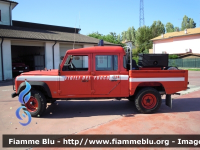 Land Rover Defender 130
Vigili del Fuoco
 Comando Provinciale di Rovigo
 Distaccamento Permanente di Adria
 Modulo AIB RosenFire
 VF 18378
Parole chiave: Land-Rover Defender_130 VF18378