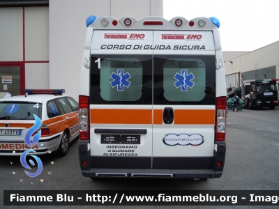 Peugeot Boxer III serie
Ambulanza dimostrativa "Professional 118" Innova Bollanti
Parole chiave: Peugeot Boxer_IIIserie Ambulanza Reas_2012