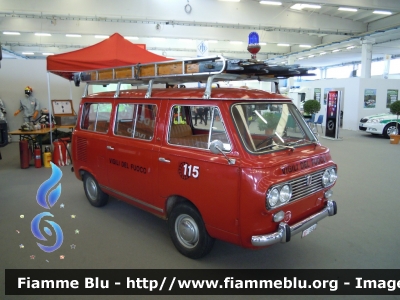 Fiat 850
Vigili del Fuoco
Comando Provinciale di Brescia
Mezzo storico 
VF 9646
In esposizione al Reas 2012
Parole chiave: Fiat 850 VF9646 Reas_2012