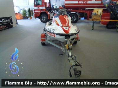 Bombardier Sea Doo GTI 4-Tec 130 
Vigili del Fuoco
Comando Provinciale di Brescia
Nucleo Salvamento Acquatico di Superficie
In esposizione al Reas 2012
Parole chiave: Bombardier Sea_Doo_GTI_4-Tec_130 Reas_2012