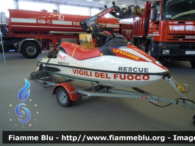 Bombardier Sea Doo GTI 4-Tec 130 
Vigili del Fuoco
Comando Provinciale di Brescia
Nucleo Salvamento Acquatico di Superficie
In esposizione al Reas 2012
Parole chiave: Bombardier Sea_Doo_GTI_4-Tec_130 Reas_2012