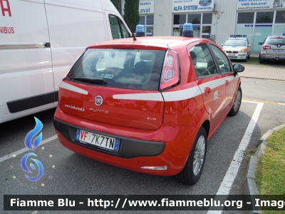 Fiat Punto Evo
Vigili del Fuoco
Federazione dei Corpi Volontari della provincia di Trento
VF 7K7 TN
Parole chiave: Fiat Punto_Evo VF7K7TN Reas_2012